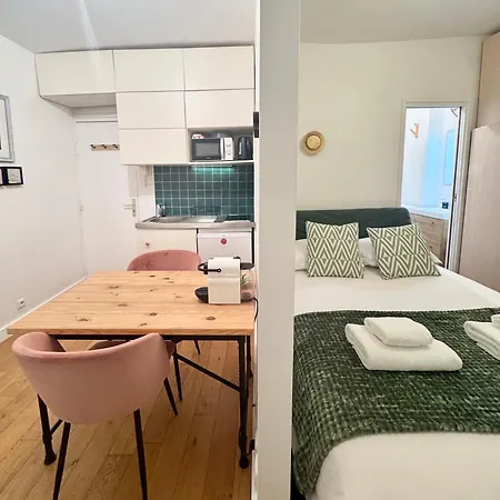 Lovely With Balcony And Spectacular Sacre-coeur View Appartamento
