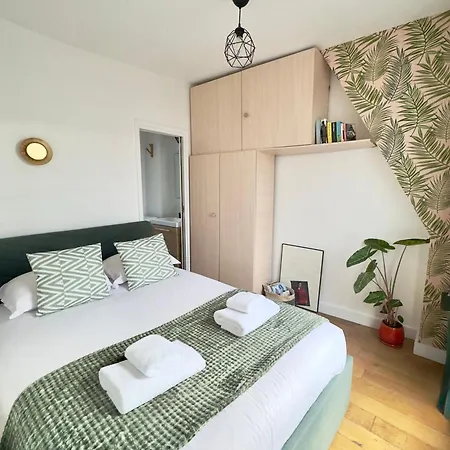 Lovely With Balcony And Spectacular Sacre-coeur View Apartment